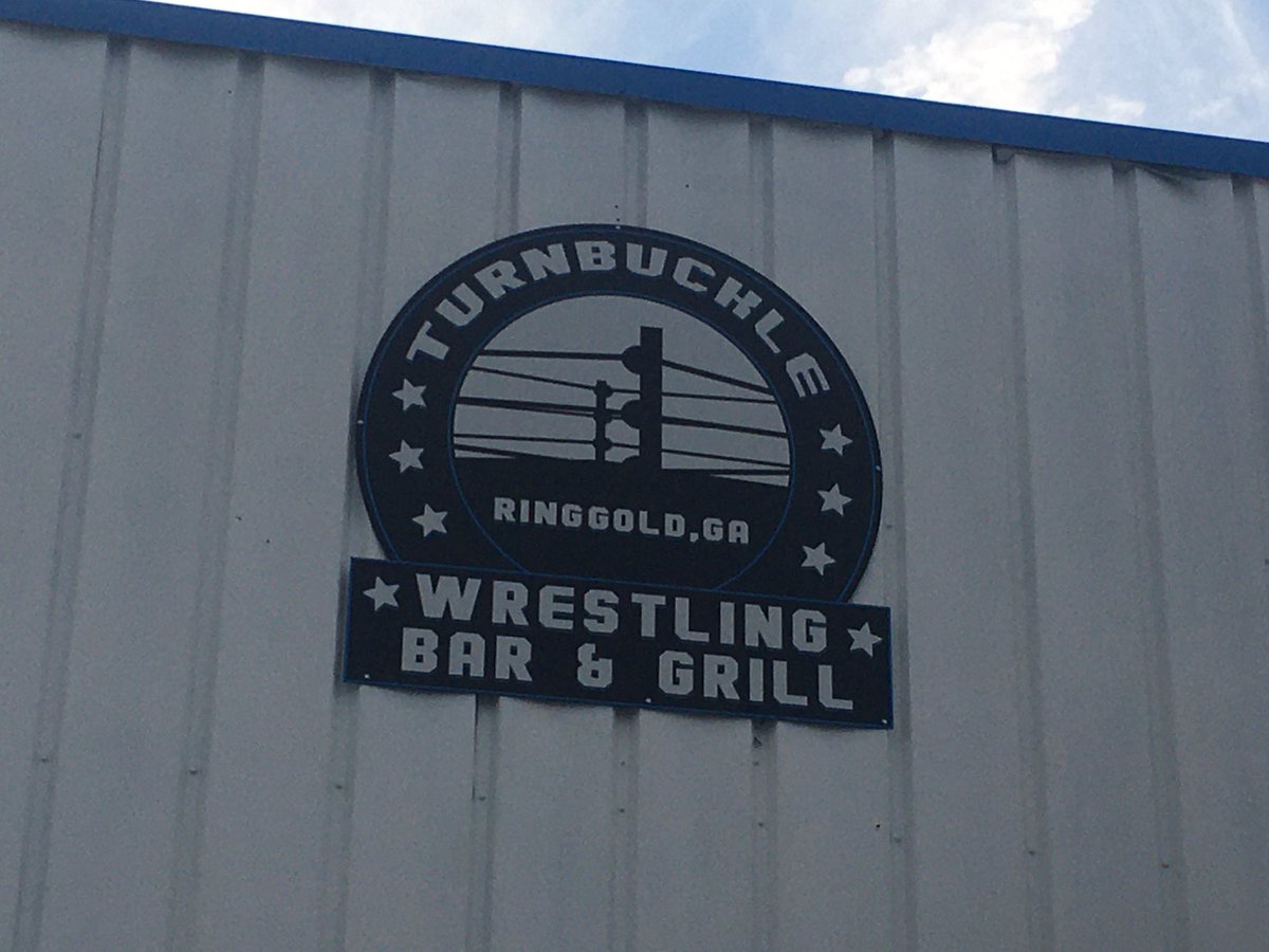 earldean71's tweet photo. Here with the @RealNatureboy1 at his bar in Ringgold, Georgia! https://t.co/akDk36nnQ9