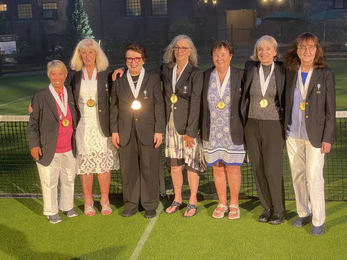 It’s official! 

The #Original9 have been inducted into the International Tennis Hall of Fame.