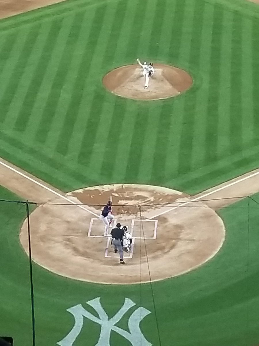 #DirtyWater @ #SquadUp MLB76/NYY26/BOS10
@ct989_ @MarcGuberti @KingcougarMike @royaltytoursusa @mannymanz3 @poniesNpucks @eddiesofficials @johnnysfgiants @JorgePanBlanco3 @rstones199 @DavePolaski @EPLSB
After a lovely hour 'rain delay,' it's been raining ever since the gm started