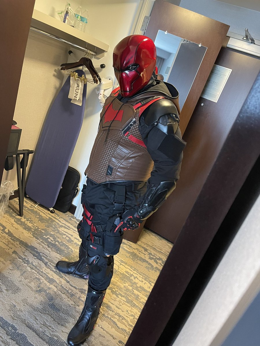 JZemo2012's tweet photo. Red Hood at Comicpalooza https://t.co/h6CreCsPPY