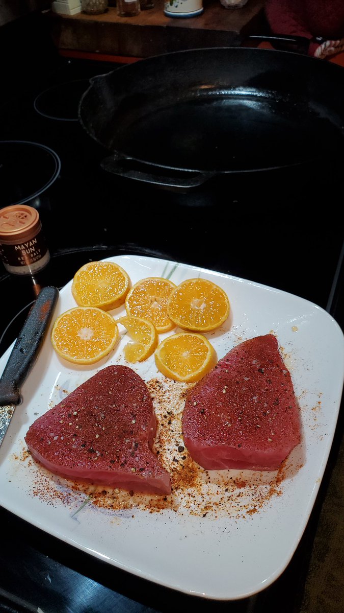 almostablaze's tweet image. #castiron #ahituna #steaks #clementineorange  #smokedpaprika #chipotle #salt #blackpepper  #oliveoil #butter #roastedgarlic #teriyakisauce #seared #rare #goodeats 🐟🧄🍊🧈