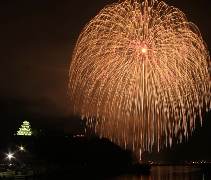 唐津市の九州花火大会22年の日程やアクセスは 花火の穴場はどこ Magicbeach