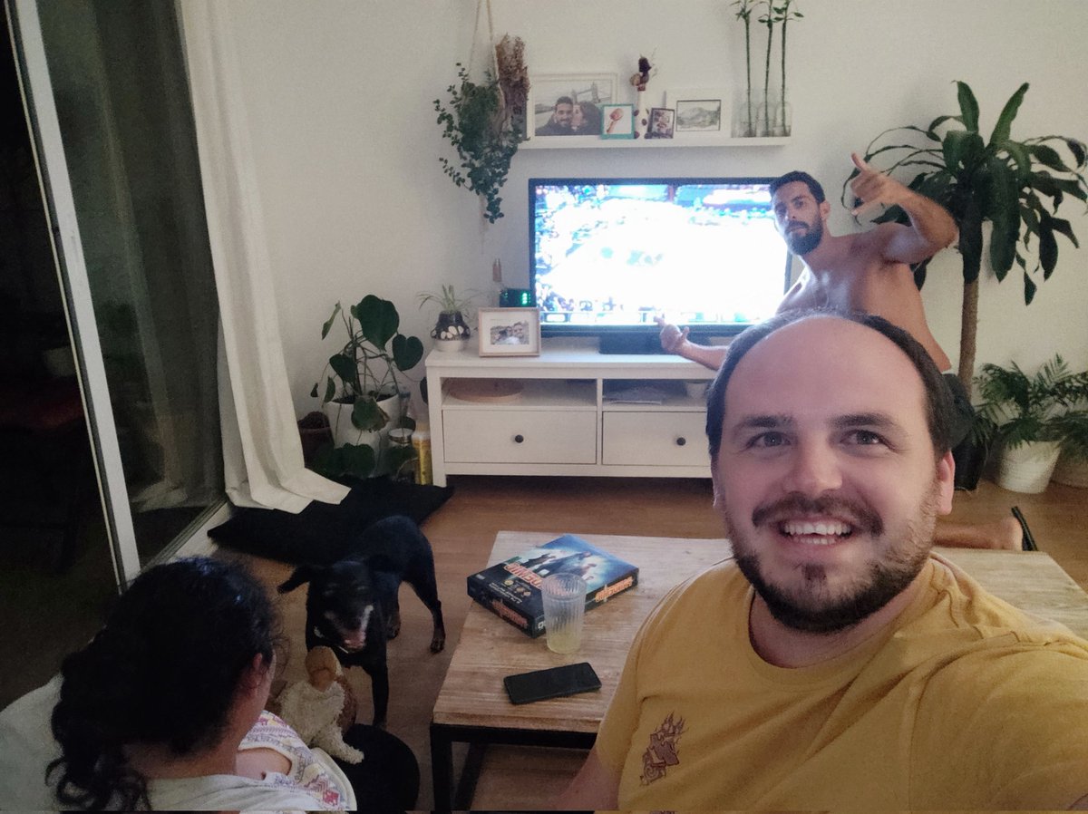 PedroACalde's tweet photo. @MovistarNBA #LasFinalesDeTodaLaVida en pedregalejo somos de los bucks y de los Suns https://t.co/tuXx90a8Yn