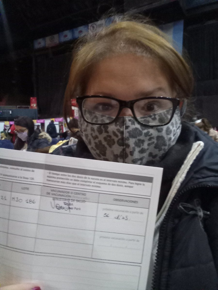 TAN FELIZ HOY CON MI VACUNA #39AÑITOS COVID!! #ASTRAZENICA EN <a href="/stadiumlunapark/">Luna Park</a> CON EXCELENTE TRATO!! <a href="/alferdez/">Alberto Fernández</a> 💪💪💪🥰🤗🤗😷😷