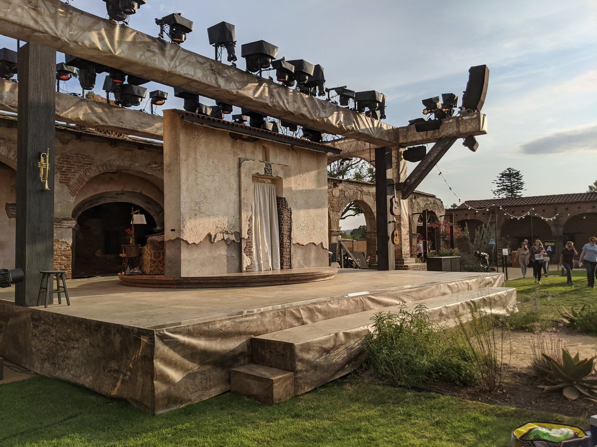 Almost show time at American Mariachi w/<a href="/SouthCoastRep/">South Coast Repertory</a>! #AmericanMariachi 🎶