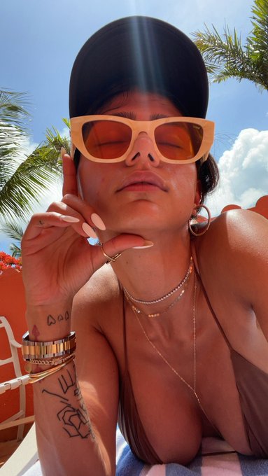 I&rsquo;m doing great, thanks for asking 💕 https://t.co/QzHsASHl0x<a href="/tag/happybirthdaytome"class="tags"><span>#happybirthdaytome</span></a>