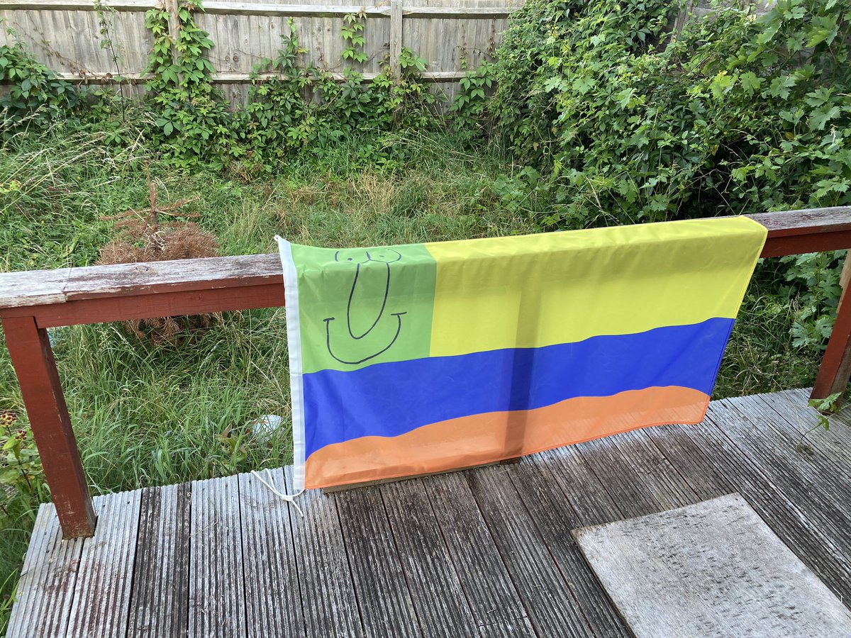 BIG NEWS! 
Zooxaloo has claimed this piece of land as a temporary part of its empire! Whilst under its protection the empire pledges to look after it and even consider mowing the lawn. 

#micronation #zooxaloo