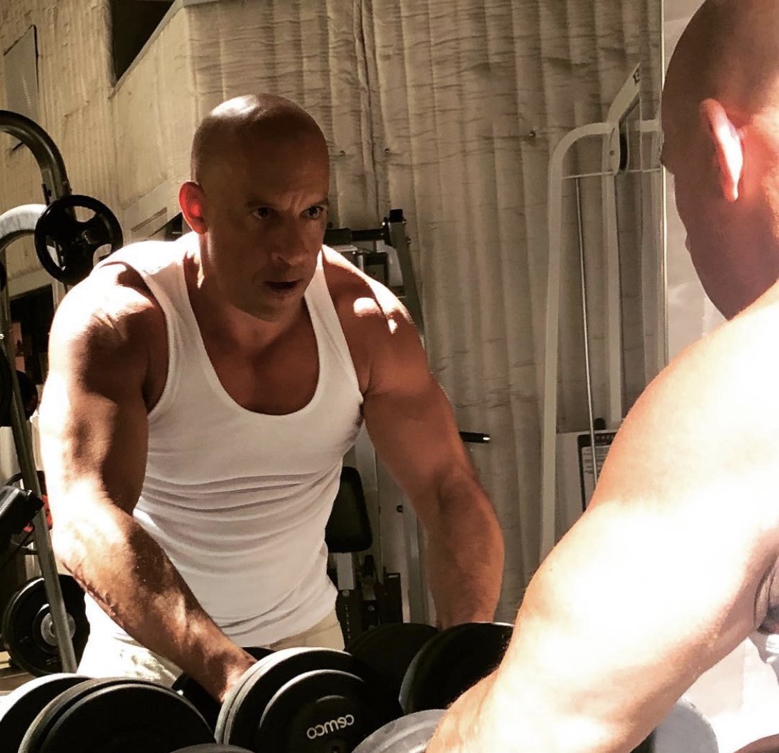 Vin Diesel Leo anatimiza miaka 54 

Jina lake halisi Ni Mark Sinclair

Happy birthday 