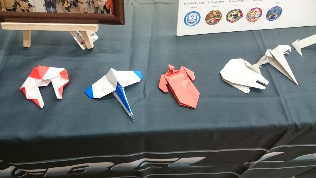 Luke2675's tweet photo. 尚、 #RepublicAttackGunship
#JediStarFighter をお子様にプレゼントする時は #CloneWars のテーマを
#X_wing #Y_wing #A_wing #B_wing #MilleniumFalcon をプレゼント時は
#StarWars のテーマ&「S-foils in attack position!」
#Tie_Fighter #Tie_Advanced #ATAT #StarDestroyer 帝国のマーチを https://t.co/nFvVEwCwcw