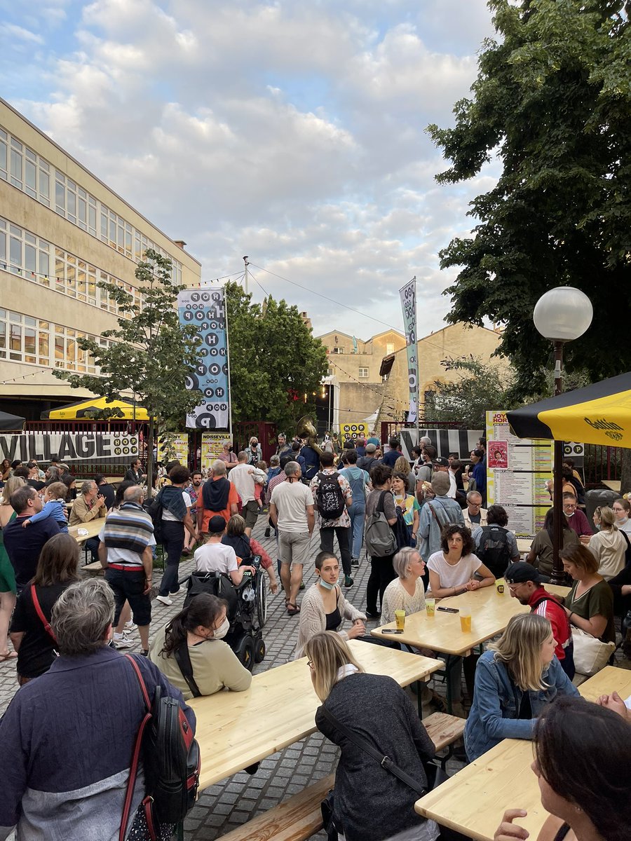 bellskinner's tweet image. Le festival #Constellations et @FestHopHopHop rendent la ville de #Metz joyeuse et colorée 🌈@MairiedeMetz