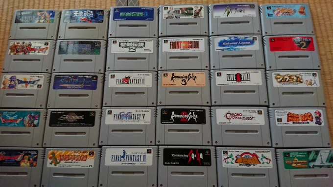 スーパーポテト様に御依頼してましたスーパーファミコンの電池交換が完了しました😆❤️

全て一発起動‼️
これでちびちゃんに引き継げるわ😊💗

そんな感じで現在、わたしが所持してるスーパーファミコンソフト(GBも数本)並べてみました😆✨

この中に無いものでオススメのゲームがあれば教えて下さい💕 