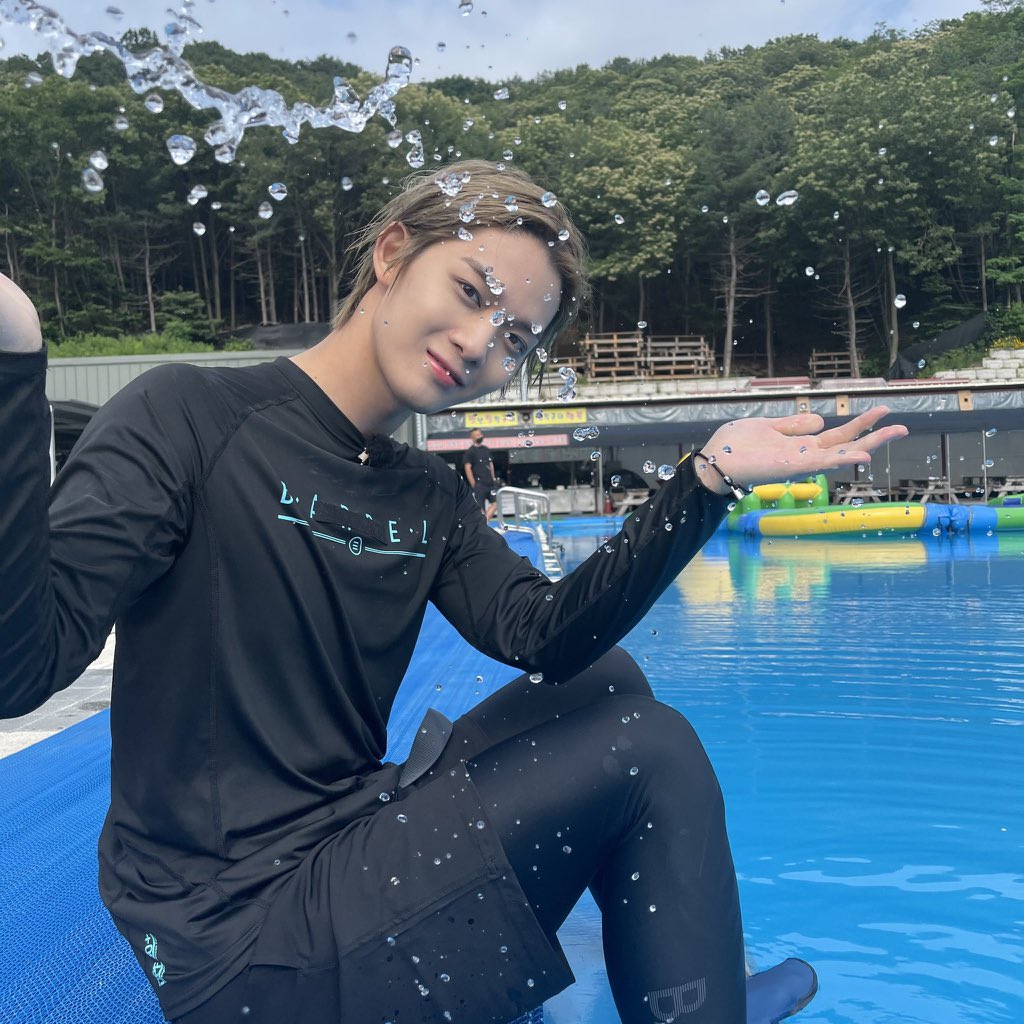 CHOC0MINHEE's tweet photo. i’m back besties‼️ https://t.co/JP4tR7Jw5Q