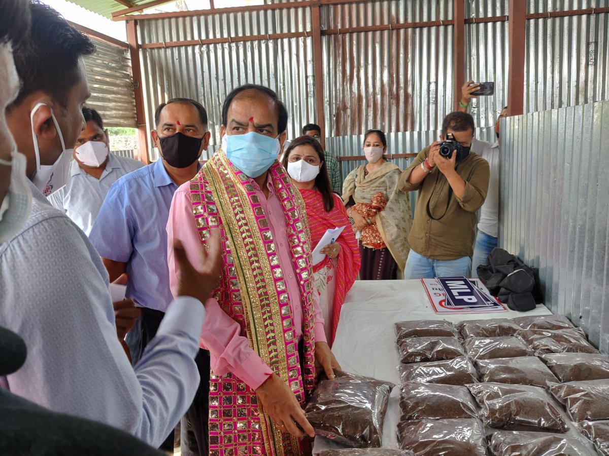 SUR3294's tweet photo. Chairman JKPCC Suresh Chugh inaugurating Organic Waste Converter at MC Katra on Saturday. https://t.co/mF9ffWoq79 via @dailyexcelsior1 https://t.co/RZxiCDbkAu