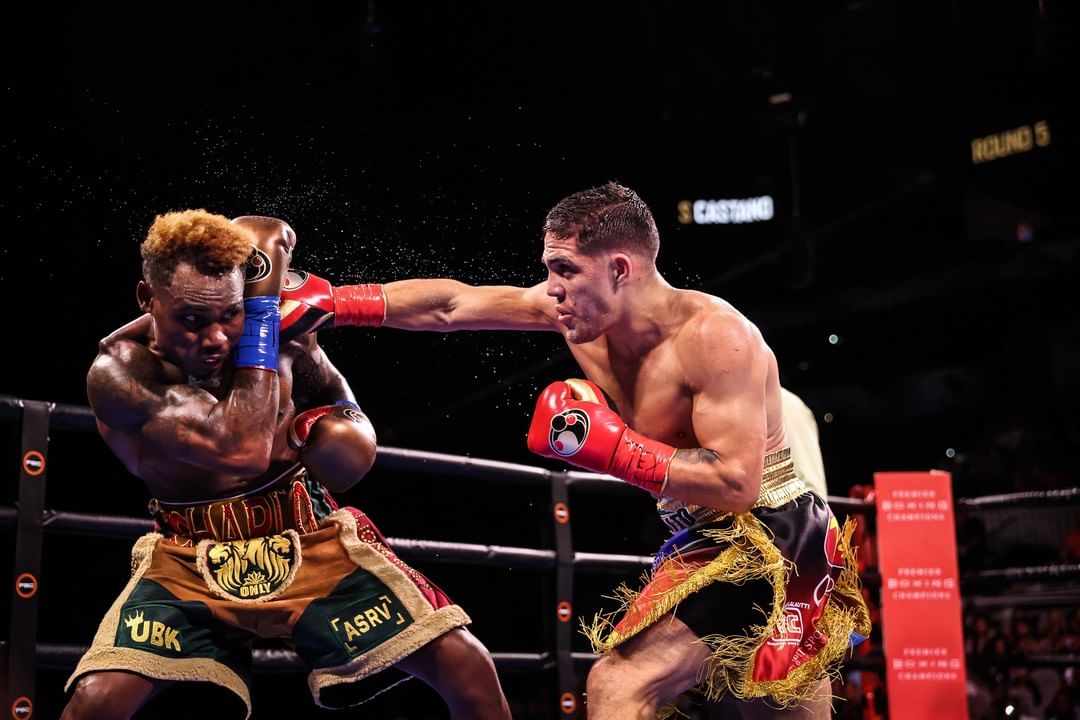 "UN ROBO":
Por las críticas hacia la decisión de los jueces en la pelea de Brian Castaño ante Jermell Charlo