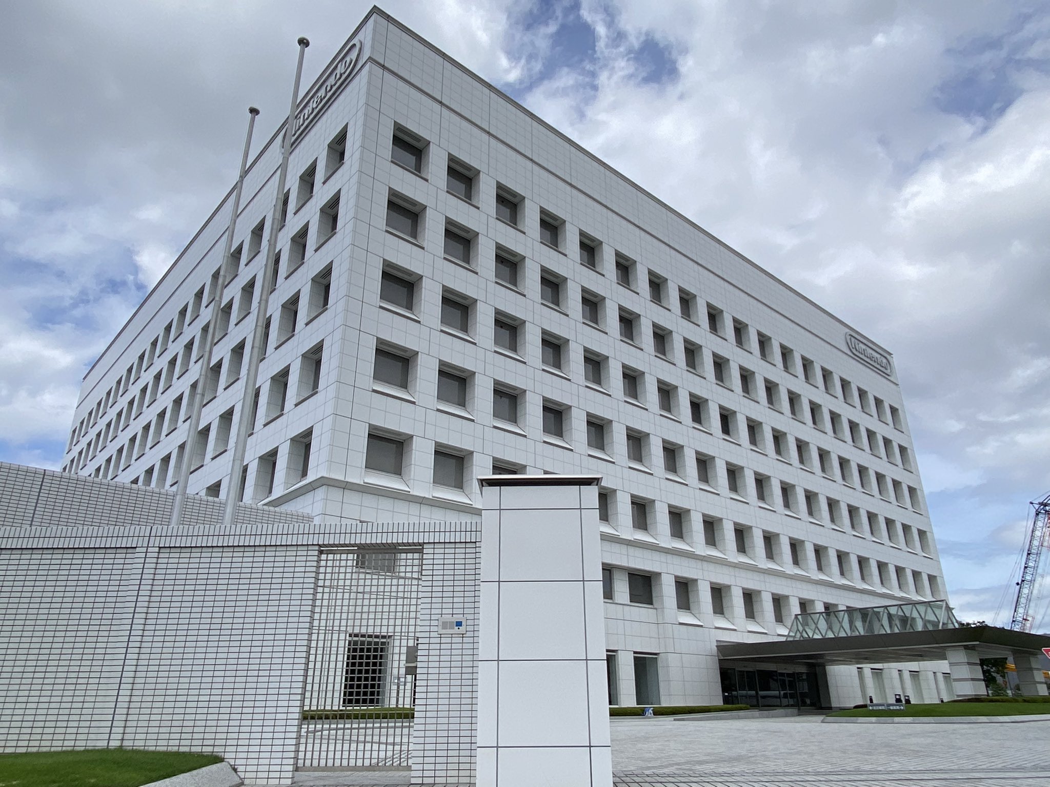 Kai マリオグッズ集めが好きな人 任天堂本社を見学に行ってきました はぁ ここでマリオが産まれ世界に飛びだって行くんだね T Co 7jq0hcsphh Twitter