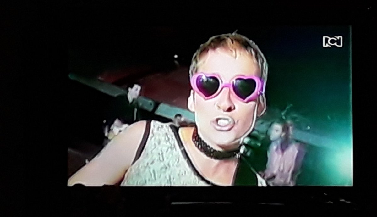 VaNcHoBeatROCKR's tweet photo. Valio la pena este Show de las estrellas ,don Jorge Barón la saco del estadio con este especial ,Aterciopelados, Ekhymosis, Los Enanitos Verdes, Kraken y Magneto Gracias https://t.co/azF6Lkxtfp