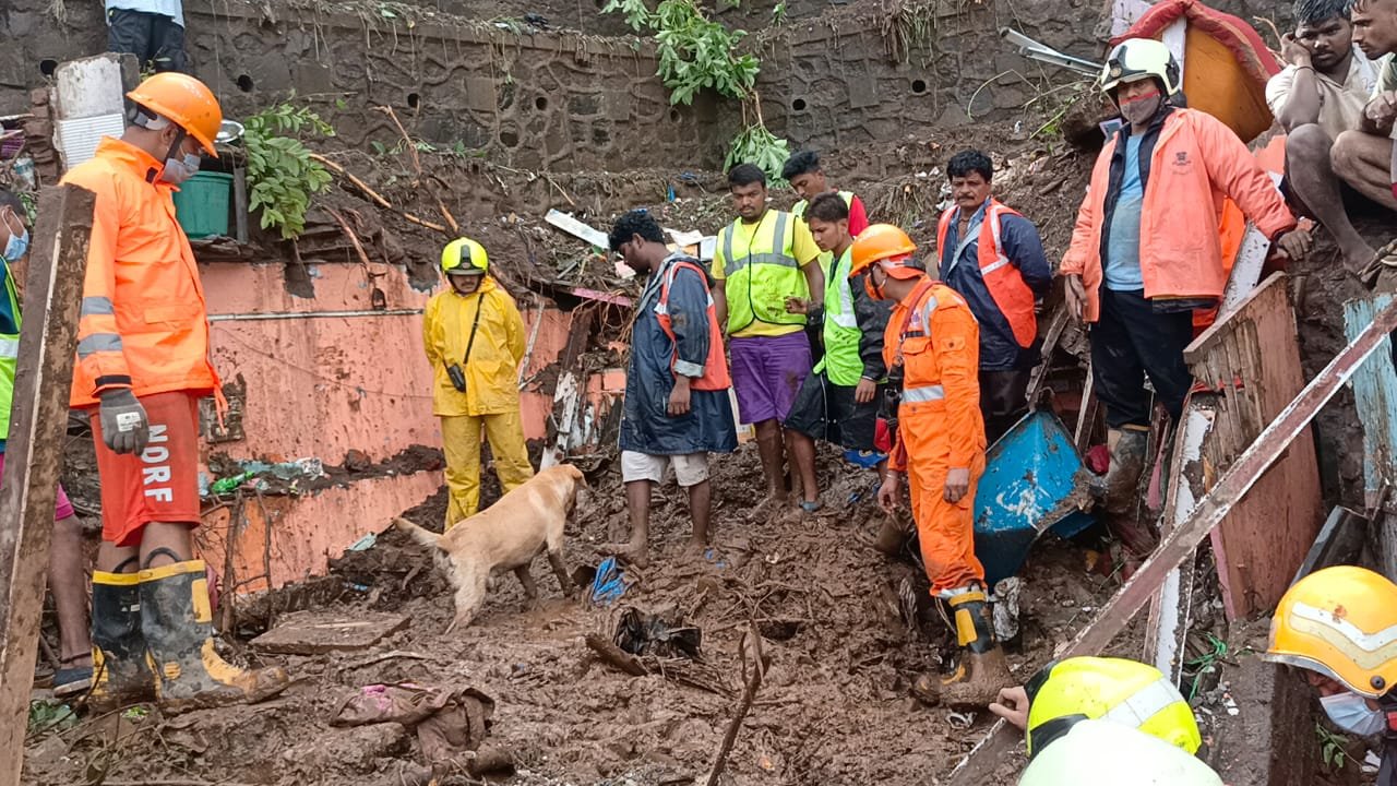 प्रधानमंत्री ने मुंबई में दीवार गिरने से हुई मौत पर शोक व्यक्त किया, PMNRF से अनुग्रह धनराशि देने की घोषणा की