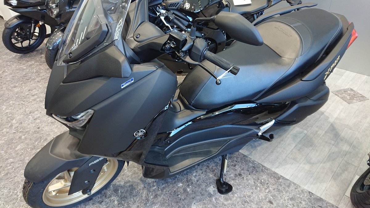 オリガミ１号 次候補のビクスクをまとめて見てきた X Maxの足付きは思ったより良かった 片足で踵もつく 逆にフォルツァ が思ってたよりダメ X Maxより悪い バーグマン400 写真なし は両足踵のすばらごい足付き 文句なし