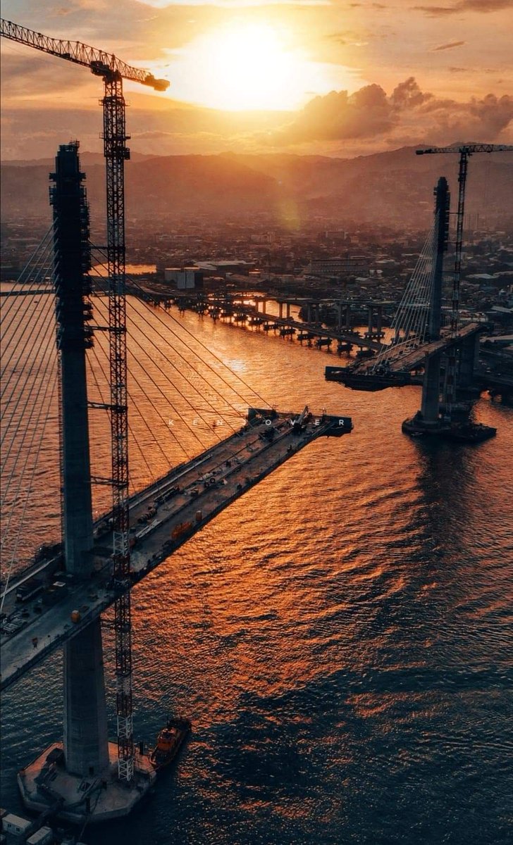 AustinOng1's tweet image. We used to envy advanced countries for such Landmarks...  #ProudFilipino! #ProgressPH🇵🇭
"The message of President Duterte is clear — Finish as many projects as possible nationwide. Whoever gets the credit is none of our business. #BuildBuildBuild"... 
ctto Anna Mae Yu Lamentillo