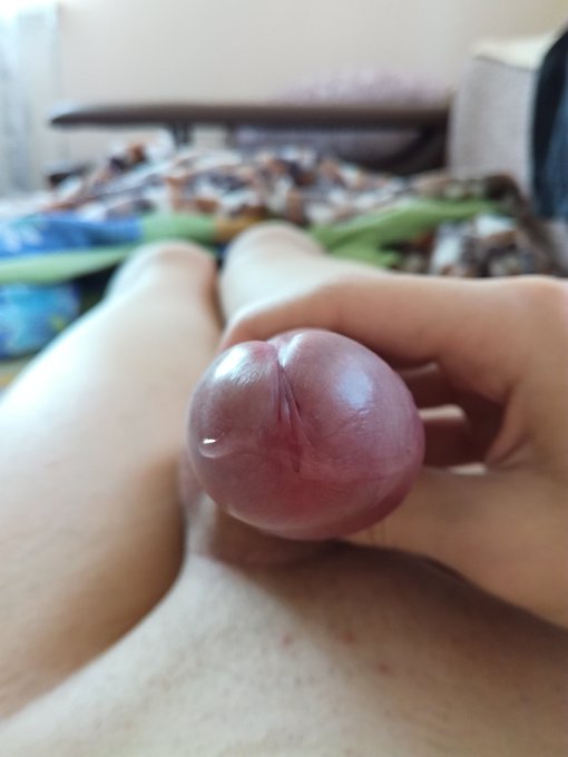 2 pic. What do you think about precum? 
#cock #femboy #NSFW #gay https://t.co/JBO4N7411R