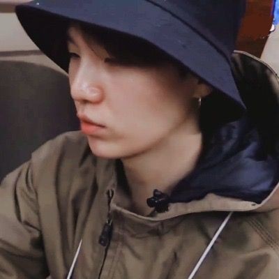 btskzco's tweet image. bucket hat + pouty = them