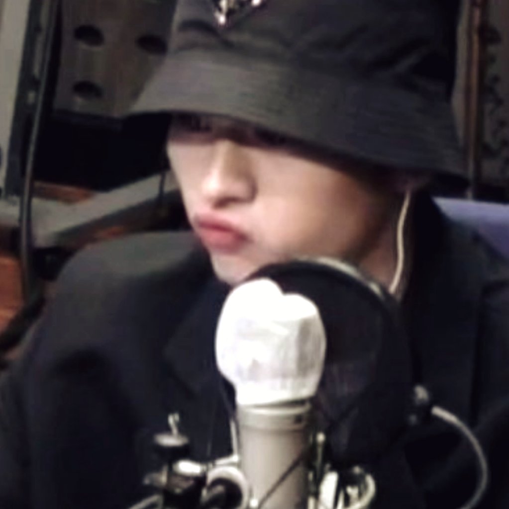 btskzco's tweet image. bucket hat + pouty = them
