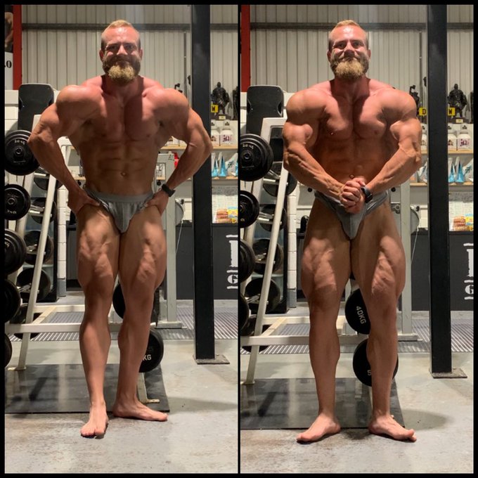 Bit of late night posing 💪🏆 https://t.co/JOwgqbFkkx https://t.co/A2plnJBMwY
