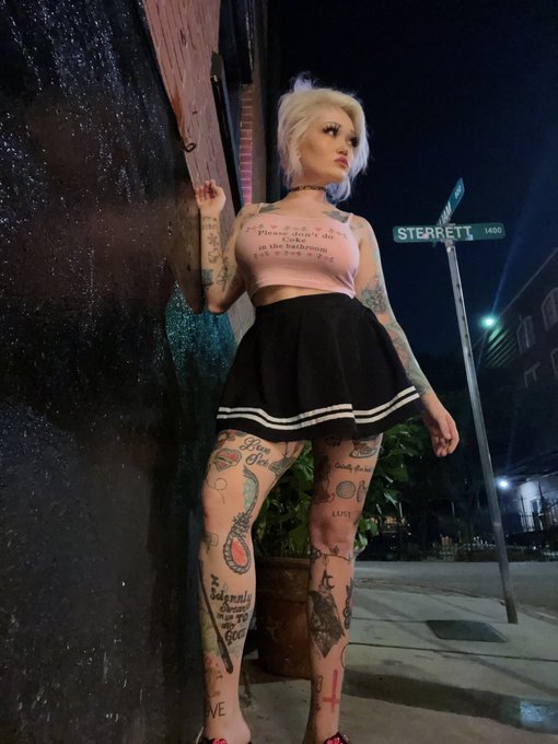 🎈💋 https://t.co/Kle76T812V