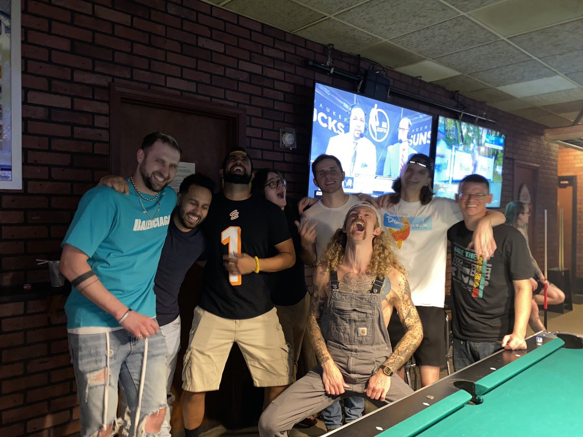 jgoodie24's tweet image. Great night. @nolan_shanahan @gandergoof @7apAtk @zimm @AmericanDadLive