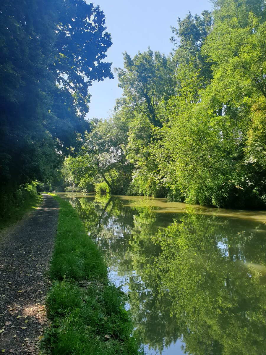 Louise__Slack's tweet photo. Quiet Stoke Bruerne before 6am because it was too muggy to sleep
@NNweather @NNskies @northantswalks @NorthantsLife
#SundayMorning #hotalready #sundayvibes #Sunday https://t.co/6OCijtXC4G