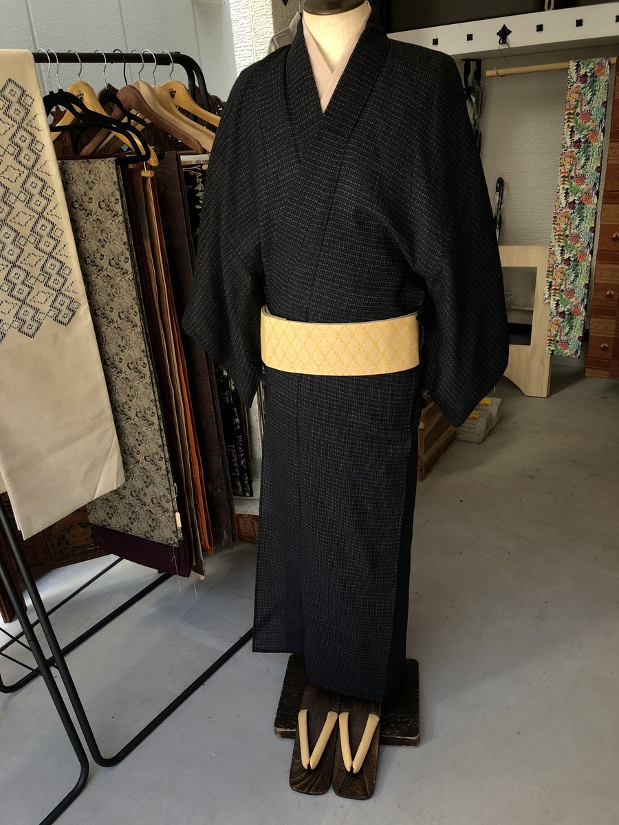 着物カフェ 山椒庵 Auf Twitter メンズ 着物 夏の新商品コーデです 本麻着物 紗羽織 の黒ベースに 本麻帯と下駄で芥子色をプラス めっちゃかっこいいです 着物 18 700円 羽織 13 0円 帯 11 000円 下駄 4 000円 メンズ着物 清澄白河 T Co 着物カフェ 山椒庵 Auf Twitter メンズ 着物 夏の新商品コーデです 本麻着物 紗羽織 の黒ベースに 本麻帯と下駄で芥子色をプラス めっちゃかっこいいです 着物 18 700円 羽織 13 0円 帯 11 000円 下駄 4 000円 メンズ着物 清澄白河 T Co