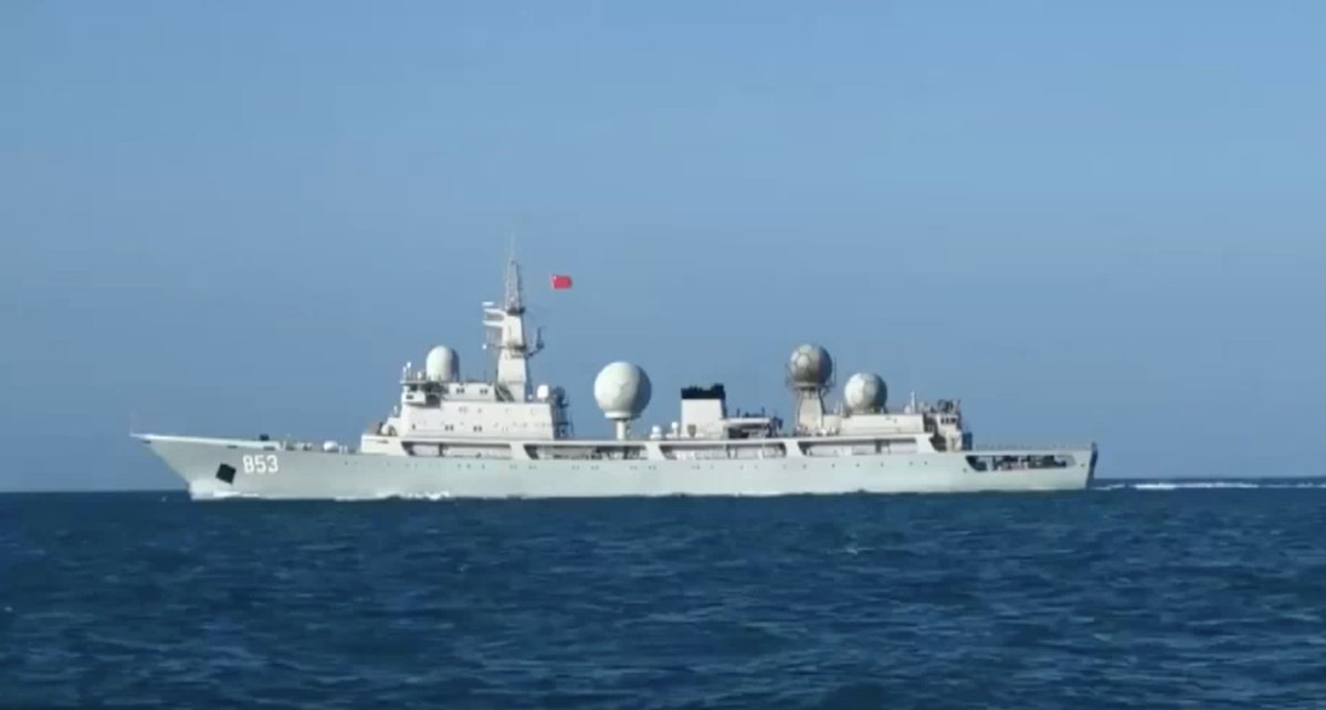 rajfortyseven's tweet photo. #China #CCP's #PLAN sends its #spyships to #Australia without permission.
#Type815A #Dongdiao cl electronic svl #AGI aims to keep close watch on largest war fighting jt naval ex #TS21 betwn #ADF&amp; #USN.
2nd ship #797 seems to be new with cylindrical radome.
https://t.co/tGOBTN3SSV https://t.co/iU30vzwhn5