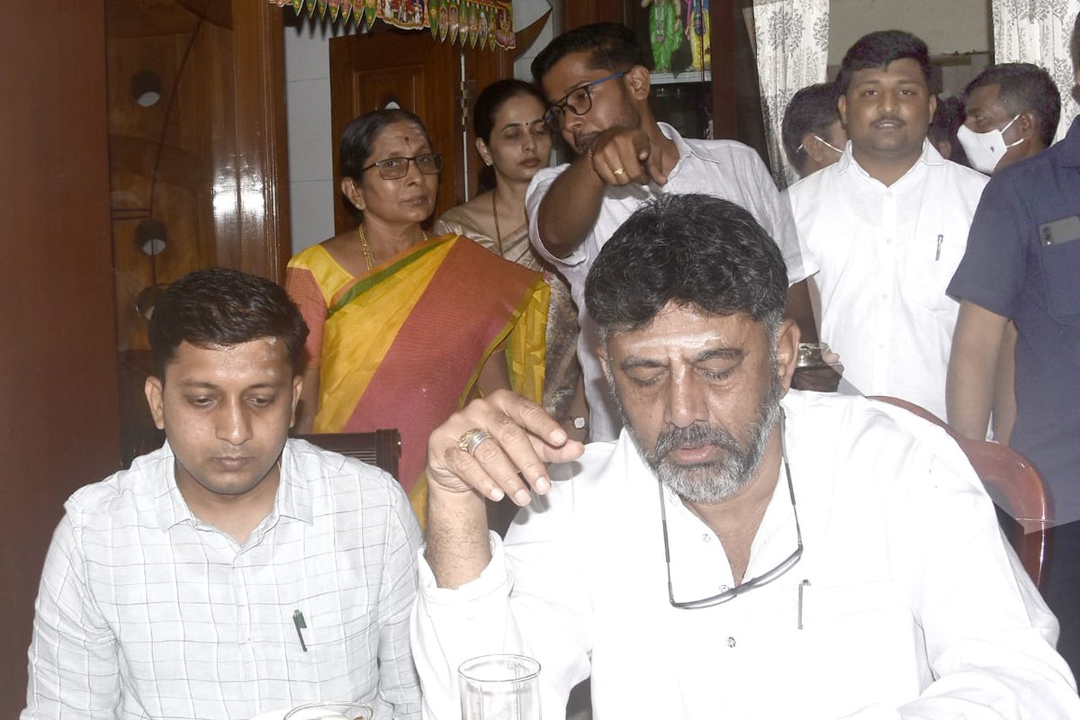 AdvRahulPatil08's tweet photo. With DKS &amp; ASN BOSS @SidduNyamagouda
House Jamkhandi
@DKShivakumar 
@SidduNyamagouda 
@INCKarnataka 
@nalapad https://t.co/Usgp9bnCVR