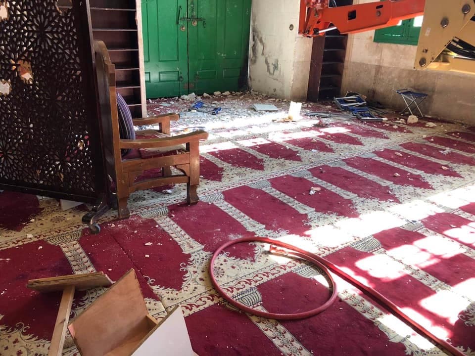 JatIkhwan's tweet photo. Kerosakan di pintu Masjid Al Qibli akibat dilempar bom gas oleh polis Zionis. https://t.co/uMUxNKHp1B