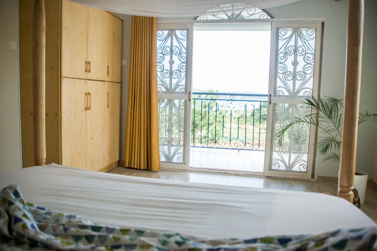 sshafiki's tweet image. Wake up,open the curtains and view the lake.
Karibu lake view  hossana estate entebbe Uganda.
