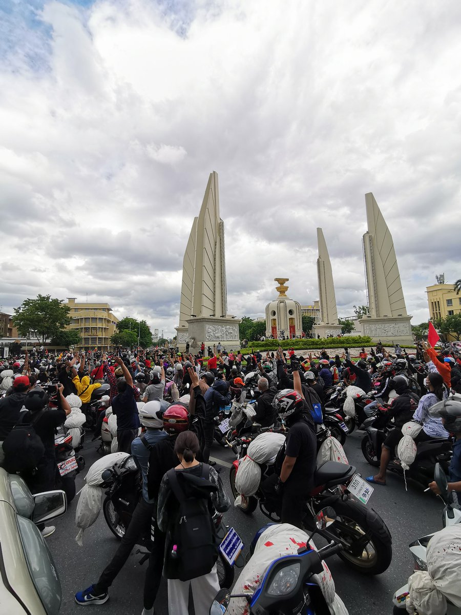 chanapirom's tweet image. ต้องอีกกี่ศพถึงจะรู้ว่าตัวเองต้องลาออก ?
ต้องอีกกี่ศพพวกสลิ่มถึงตาสว่าง ?
ต้องอีกกี่ศพถึงจะได้ใช้วัคซีนที่มีประสิทธิภาพ ?
ต้องอีกกี่กิจการที่ต้องปิดเพราะคุมสถานการณ์ไม่ได้
มีงสิไปเมรุ #ไปม็อบไปเมรุ แท็กสลิ่ม
#ม็อบ18กรกฎา