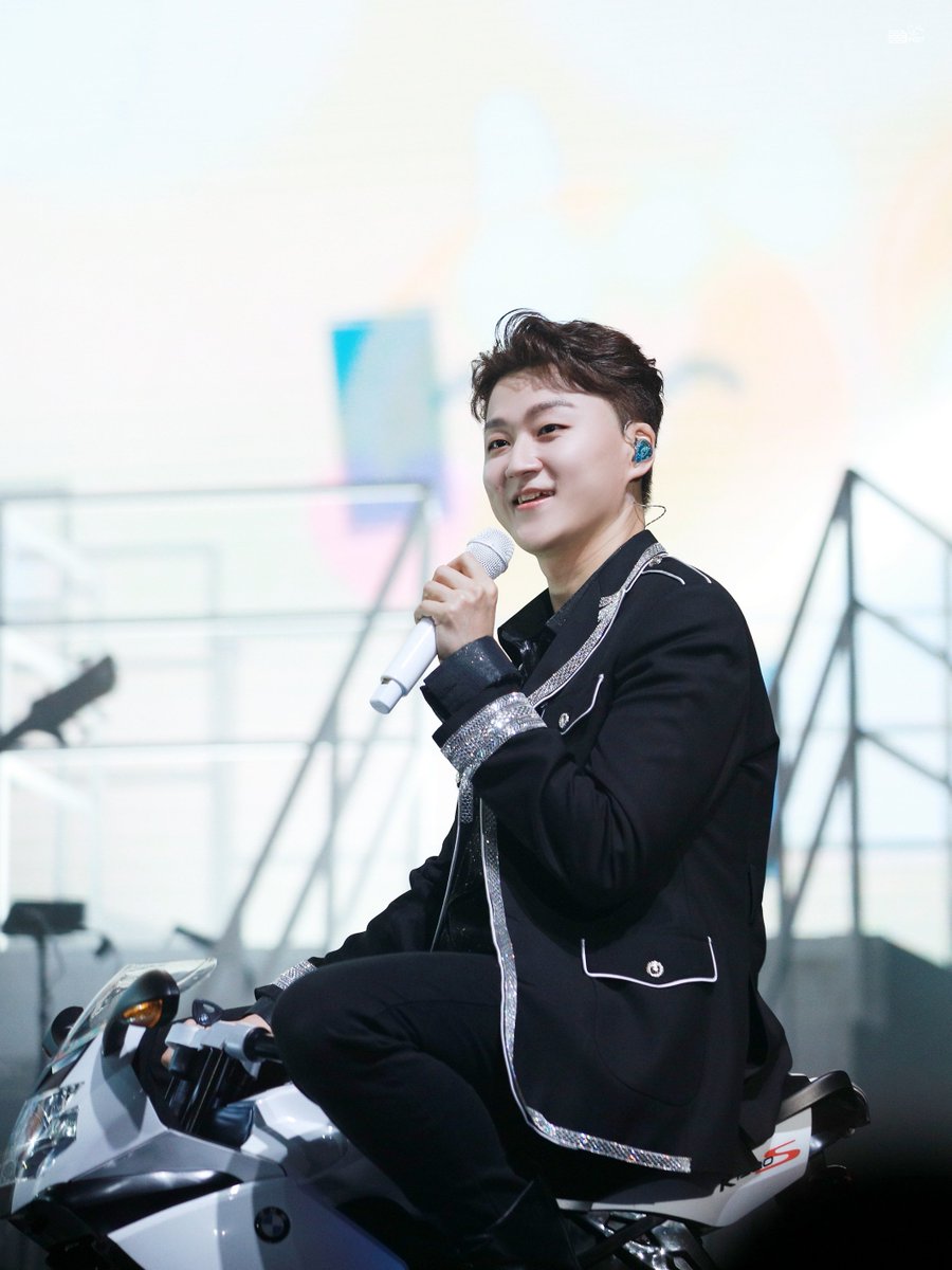 210626
더 포레스텔라 2021 - 서울 콘서트
#조민규 #포레스텔라 #Forestella

엽서에 들어갔던 원럽 밍규🐱🐱🐱