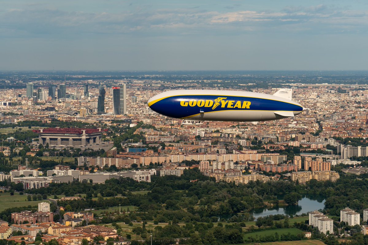 Goodyear_Italia's tweet photo. Ciao @ComuneMI!
Avete avvistato il mitico dirigibile #Goodyear nel cielo?
#FollowGoodyear https://t.co/YzcNFxX0O0