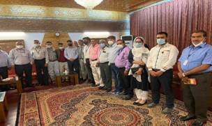 Chief Labour Commissioner of India reviews implementation of Labour Laws and new Labour Codes with Project officials in Srinagar

Read more: pib.gov.in/PressReleasePa…