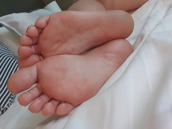 Kiss my soles 👣  @FootParadiseRT @Goddesspromo_rt @rt_feet @ElitePromoFeet @BritFootBabes @UKPrettyFeet<a class="tags" href="/tag/footparadisert">@footparadisert</a><a class="tags" target="_blank" title="On Twitter" href="/?out=eyJ0eXAiOiJKV1QiLCJhbGciOiJIUzUxMiJ9.eyJpYXQiOjE3MjExNDU5ODIsImlzcyI6InR3cG9ybnN0YXJzLmNvbSIsIm5iZiI6MTcyMTE0NTk4MiwiZXhwIjoxNzUyNjgxOTgyLCJyZWRpcmVjdF91cmwiOiJodHRwczovL3R3aXR0ZXIuY29tL0dvZGRlc3Nwcm9tb19ydCJ9.6iWFPjyt-ujPoc6i3zdYjVQmmGZByS0gMkF5TMWAofwPo3Hlh_EUBblF1z1Wvya-ky9Gdut3s-m2lsX6KuaGZQ">@Goddesspromo_rt</a><a href="/tag/nikeairmax"class="tags"><span>#nikeairmax</span></a><a href="/tag/sweatyfeet"class="tags"><span>#sweatyfeet</span></a><a href="/tag/stinkyfeet"class="tags"><span>#stinkyfeet</span></a><a href="/tag/smellyfeet"class="tags"><span>#smellyfeet</span></a>