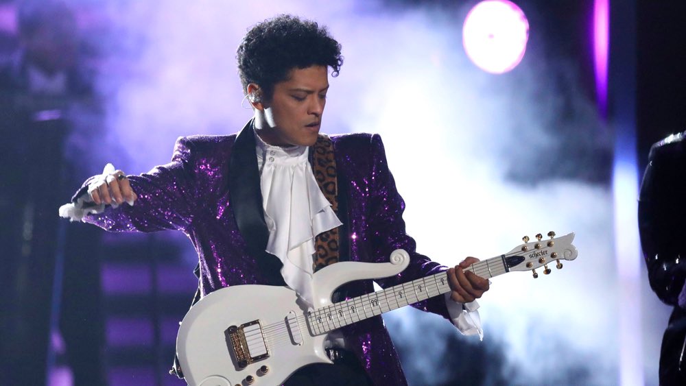 hannahsonic14's tweet photo. #MTVHottest Bruno Mars https://t.co/GmitpbSiOb