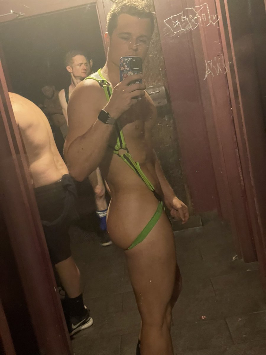 BoyInHD's tweet photo. 💚😈 https://t.co/dBBQIHIfqW
