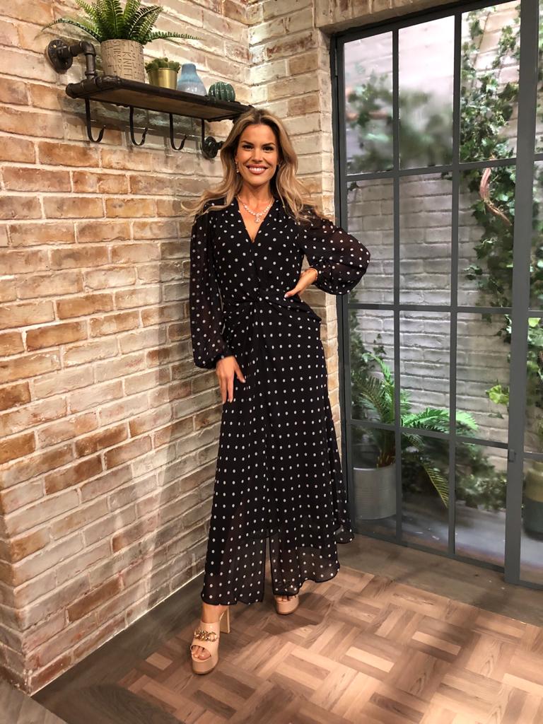 Ireland AM (@irelandamvmtv) on Twitter photo Sunday Fashion - Stylist <a href="/RosalindLipsett/">Rosalind lipsett</a> is styling summer looks perfect for every occasion.
Here are the details - facebook.com/IrelandAMVMTV/… #irlAM Sunday Fashion - Stylist <a href="/RosalindLipsett/">Rosalind lipsett</a> is styling summer looks perfect for every occasion.
Here are the details - facebook.com/IrelandAMVMTV/… #irlAM
