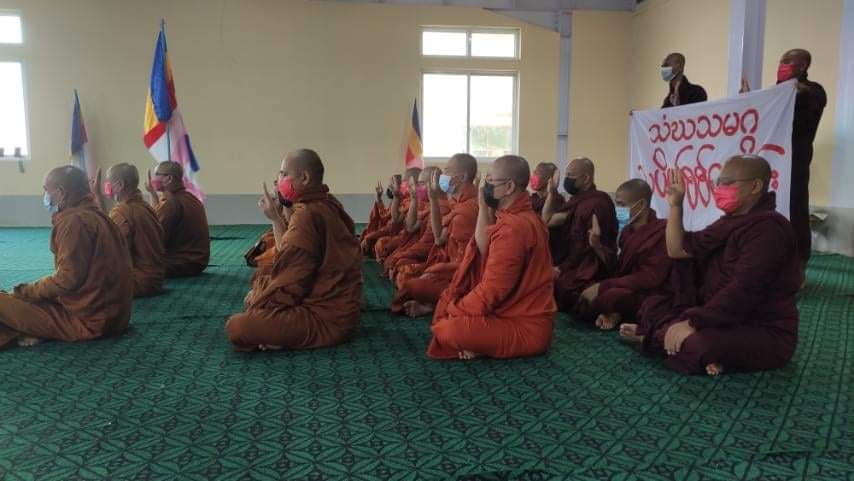m_krl1's tweet photo. Buddhist monks from #Mandalay Sangah Union held one of the most PERSISTENT anti-coup strikes &amp;recited prayers for the safety of the ppl, immediate release of all detainees,fallen heroes of the spring revolution &amp;restoration of Federal Democracy in #Myanmar.
#July18Coup https://t.co/CKWymfmLJc