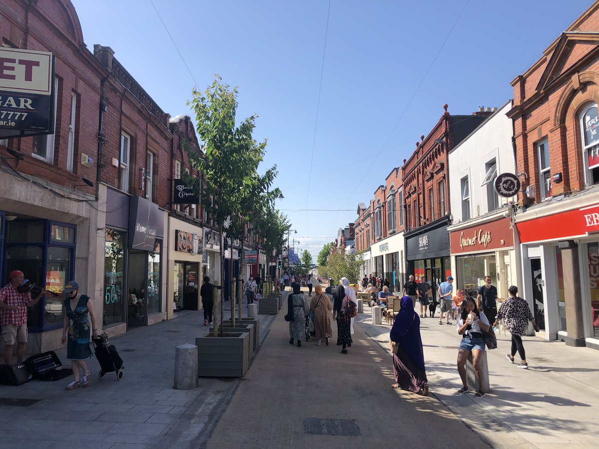 robertburns73's tweet image. With temperatures of up to 30 ℃ today, changes made in pedestrianised areas of Dún Laoghaire will help keep street cool.
➡️Buff surfacing reflects heat replacing black tarmac that absorbs heat
➡️Additional trees &amp;amp; greening  
➡️More public seating to rest &amp;amp; shade from sun
#dlrcc