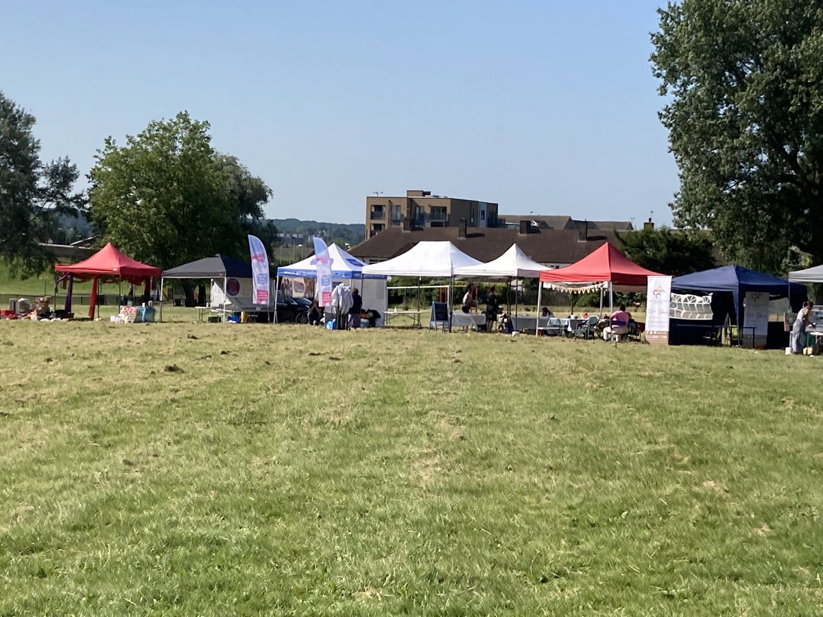 GrowCroydonGG's tweet photo. @SNCFest South Norwood festival is rocking 11am-7pm today. Join us at our stall if you want to learn more about @GuidingCroydon @Girlguiding on this fab #SunnySunday #volunteers #rainbows #brownies #guides #rangers @Guiding_LaSER @CroydonVA @VCCroydon https://t.co/OmJ2xCMKNj
