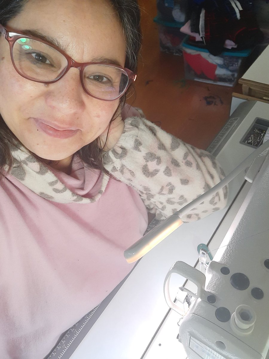 CaritoAllende's tweet photo. De tempranito trabajando en el taller de mi emprendimiento @boutique_chimpila para más tardecito ir a votar #alertaprimarias https://t.co/lGYKxndjFT