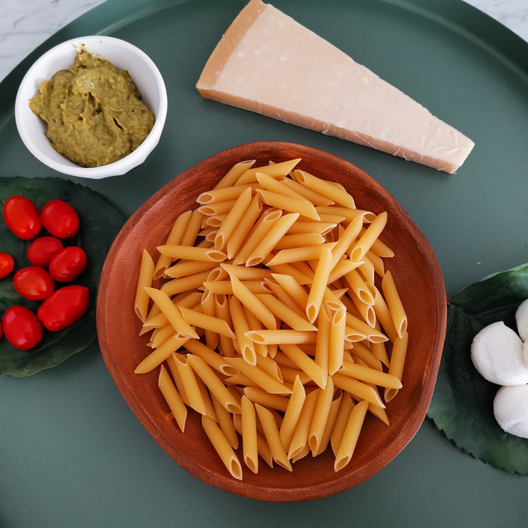 tastewithgusto's tweet photo. This week's recipe of the week is perfect to take to a picnic, a barbeque, a party you are invited. 😄
But you can also make this ahead and enjoy during the week for lunch or dinner.
#irishfoodies #irelandfood #irelandlife #dublinparty #italianrecipes #pastasaladrecipe https://t.co/FBZrWr7jUD