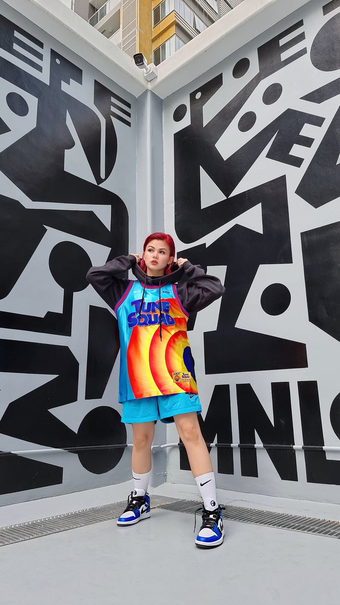aclalata's tweet photo. Decked out in the new Space Jam collection from @nike  🏀 💥🌟

Download the Nike App now to get your hands on this collection and watch a BTS clip from the movie.

#TeamNike #HelloNikeApp https://t.co/YiaUtfPeIL
