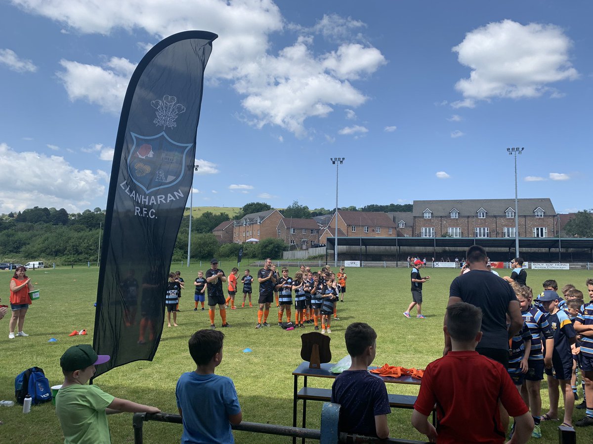 LLANHARANRUGBY's tweet image. A fantastic day of rugby at the Dairy Field remembering one of our original Dairy Tots Cian Case 🧡 

Thank you @LlantwitRFC and all that turned up for helping make this special day and showing why rugby really is the greatest sport 🖤💙

#TheDairymen #TheDairytots #BlackandBlue